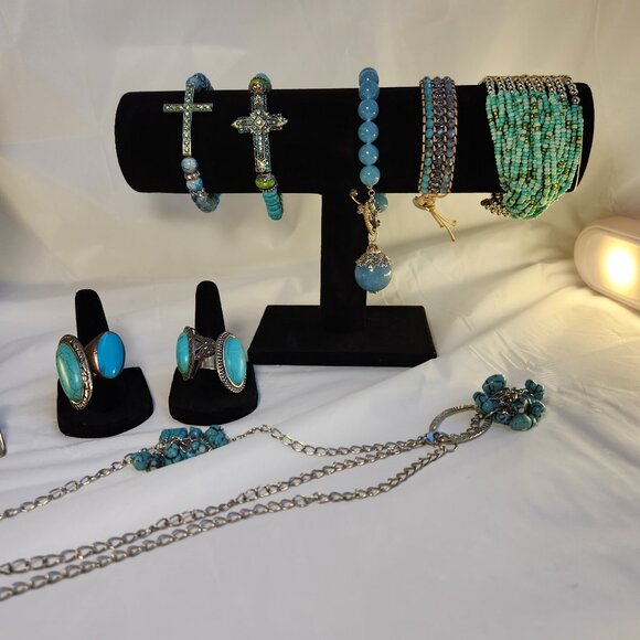 Lot of 17 Pieces of Turquoise Blue Fashion Jewelry - Picture 3 of 11